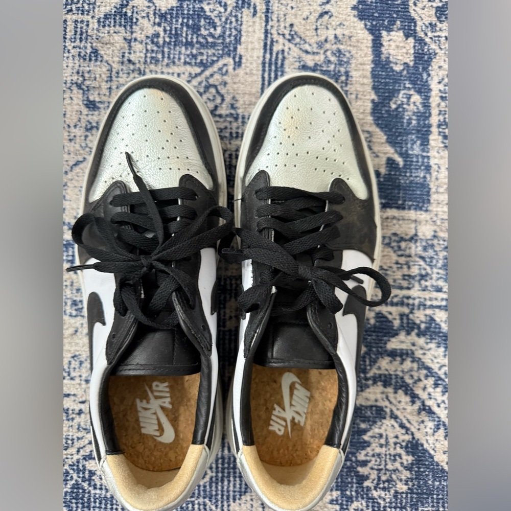 Nike Womens Black and White Sneakers